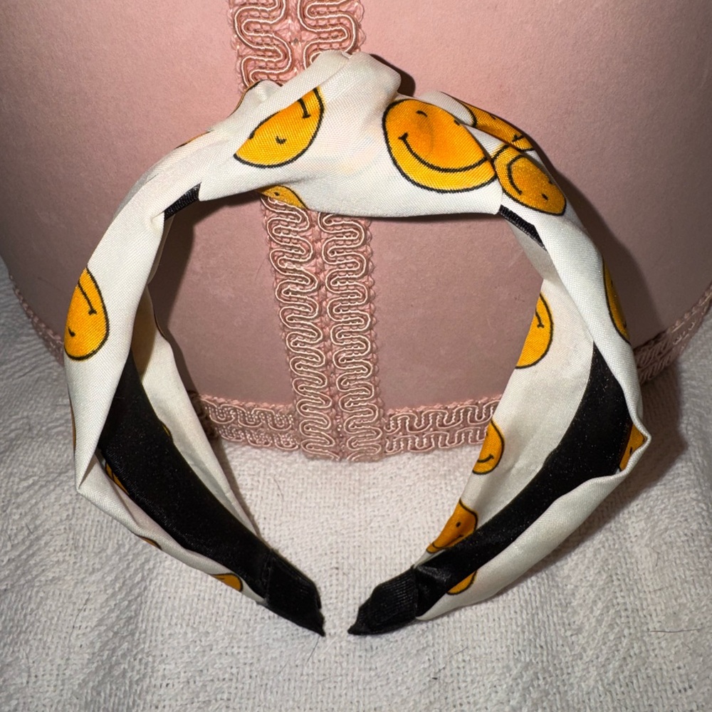Smiley Face Headband - White and Yellow
